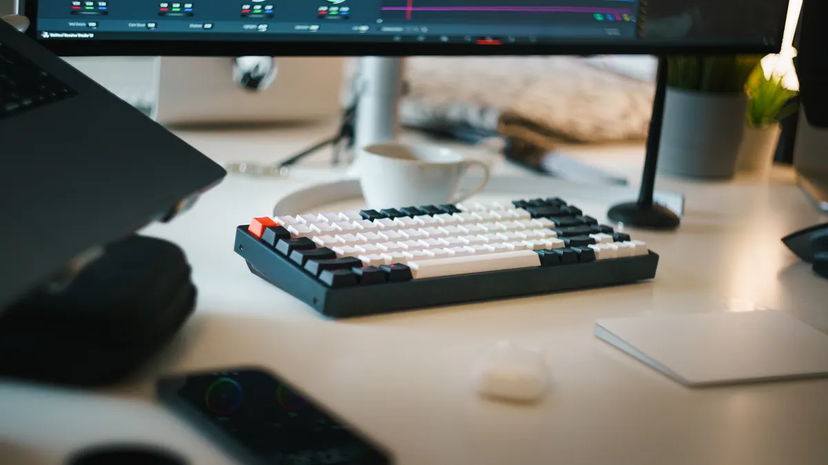 Best AI tools for blog editing, rewriting, and quality control — Modern Digital Workspace with Editing Tools